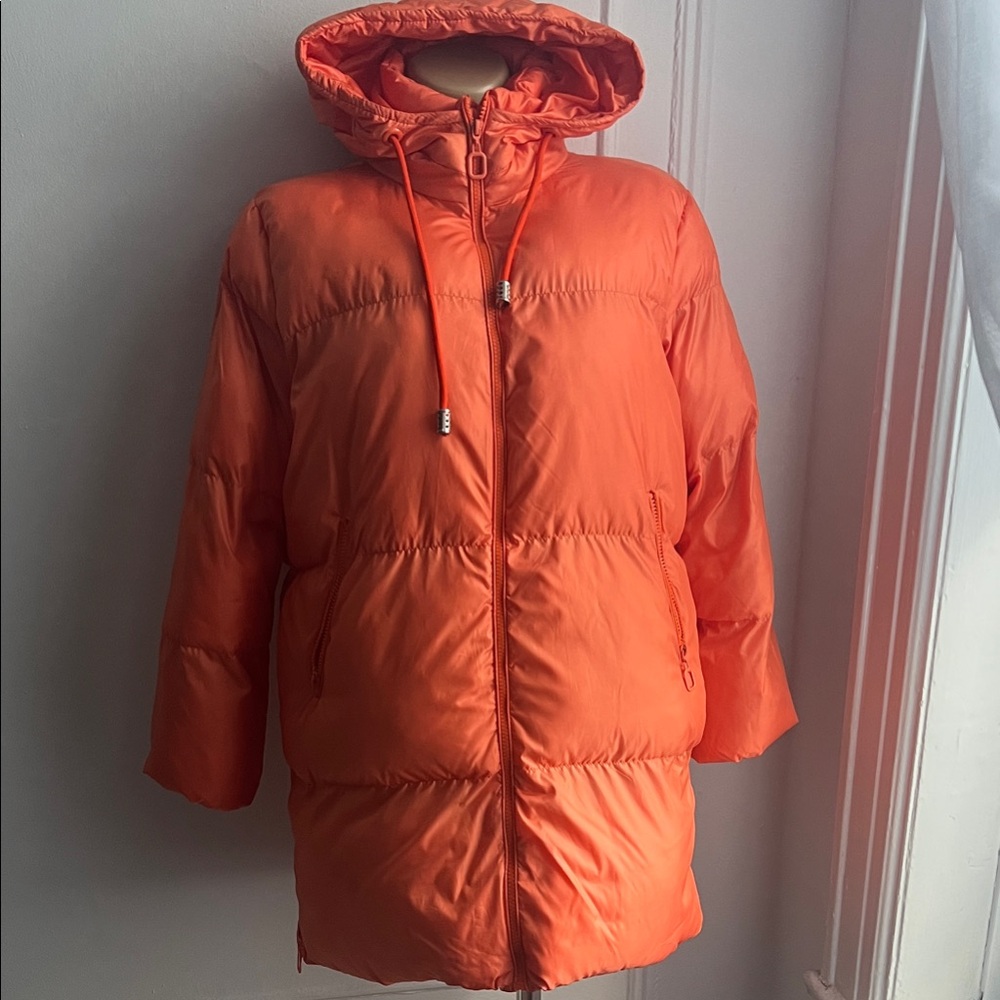Bright Orange Hooded Puffer Jacket , pre-owned, but in great condition, warm